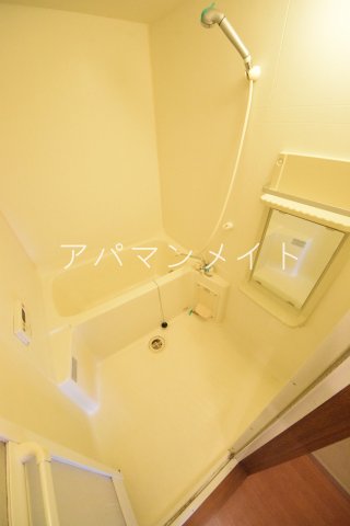 バス・シャワールーム　追い焚き付き！