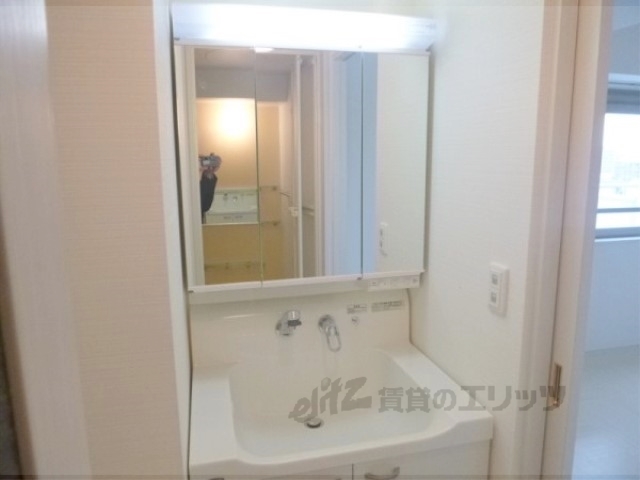 洗面設備　独立洗面台です・