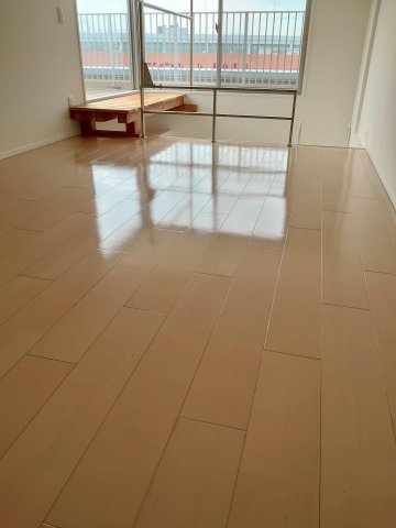 その他部屋・スペース　トゥレーヌ北花田　渡り廊下の先は