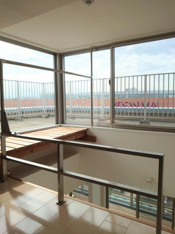 眺望　トゥレーヌ北花田　高窓が空間を広げます