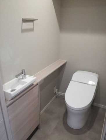 トイレ　ジオ新宿若松町