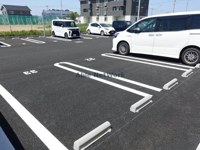 駐車場　駐車場