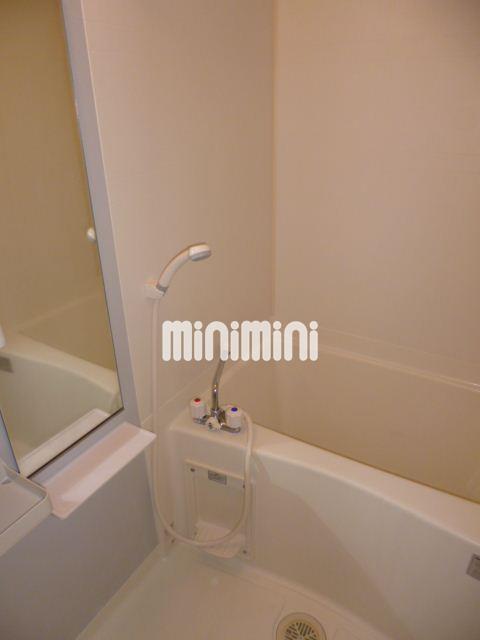 バス・シャワールーム　嬉しい鏡付き！綺麗なお風呂です！