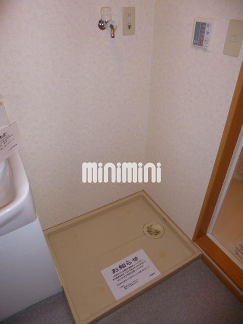 その他設備　防水パン付きの洗濯機置き場です。