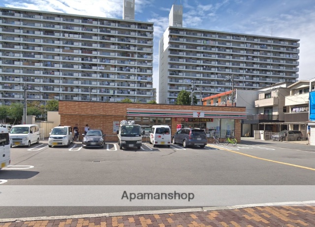 コンビニ　セブンイレブン（コンビニ）まで393m