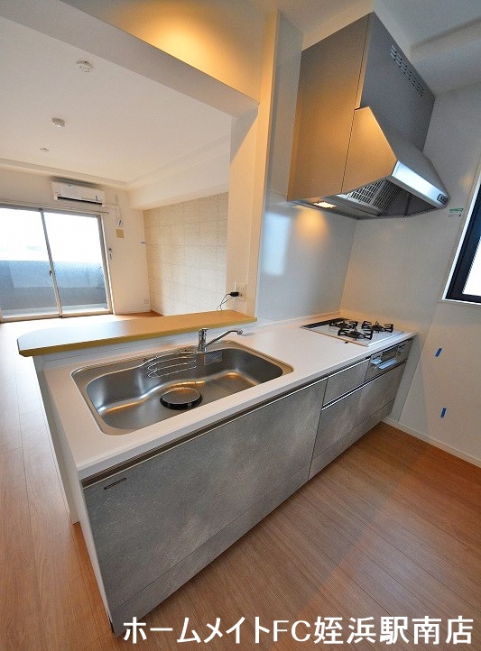 キッチン　★カウンターキッチン・３口コンロ付き★参考写真