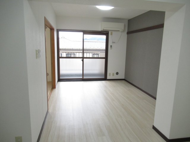 居室・リビング　サンプルです。