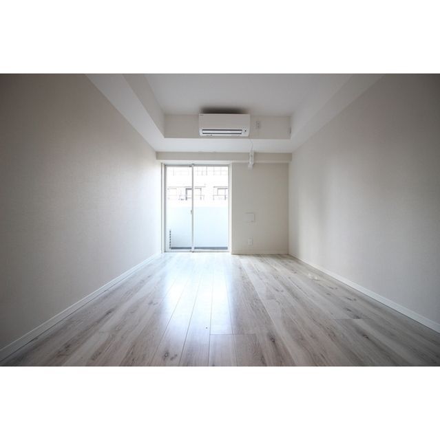 居室・リビング　☆明るい洋室☆