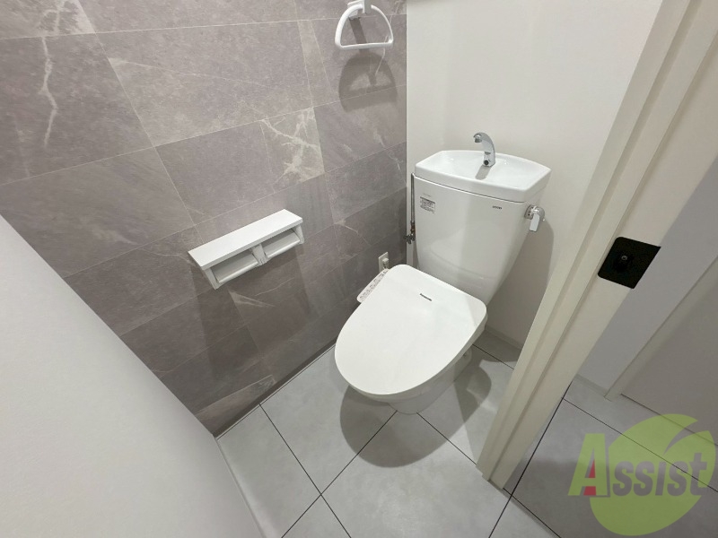 トイレ　シャワートイレになっているので快適です！