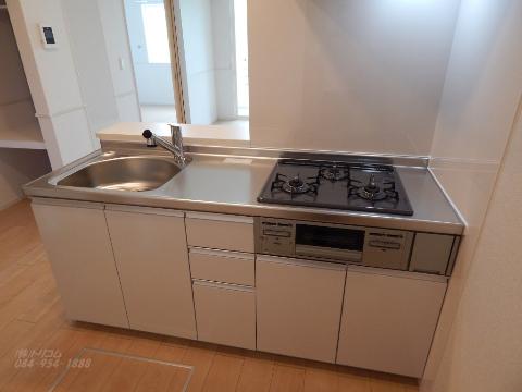 キッチン　3口ガスコンロ