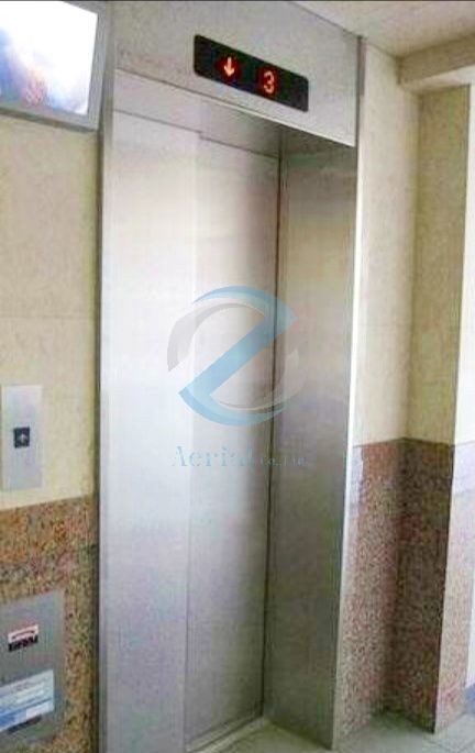 ロビー　エレベーター