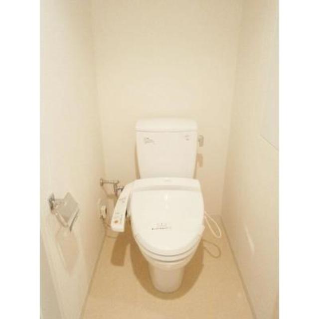 トイレ　※写真は同タイプ住戸です。