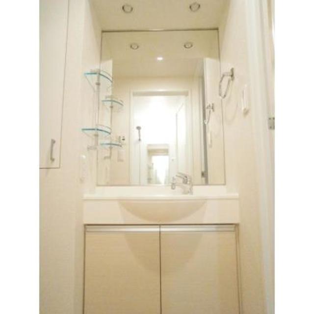 洗面設備　※写真は同タイプ住戸です。