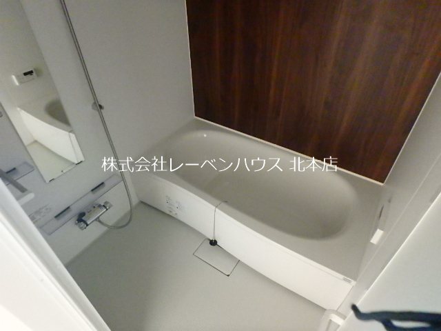 バス・シャワールーム　同間取り別物件の参考写真です