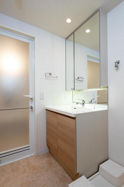 洗面設備　※写真は同タイプ住戸です。