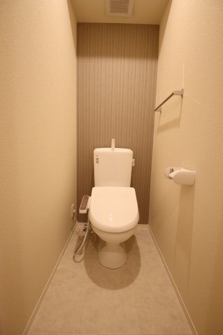 トイレ　温水洗浄暖房便座