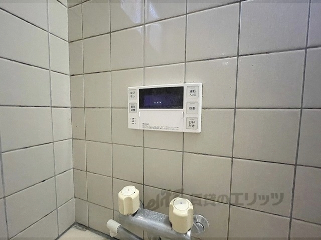 その他設備　給湯器リモコン