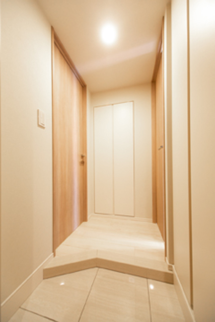 玄関　※写真は同タイプ住戸です。