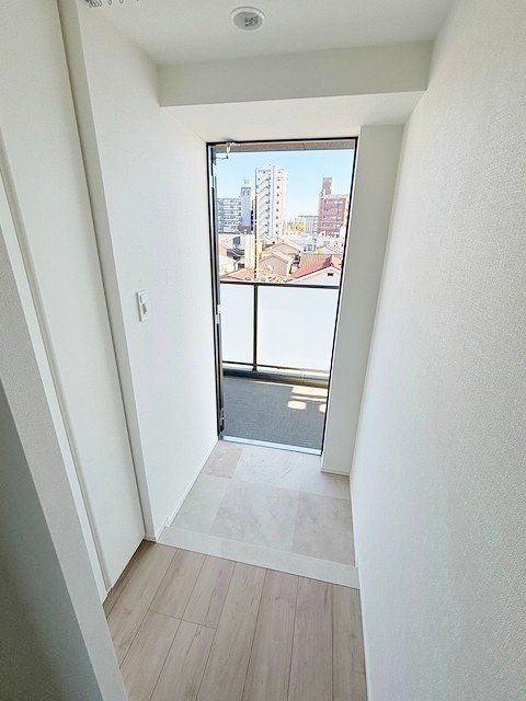 玄関　バルコニー