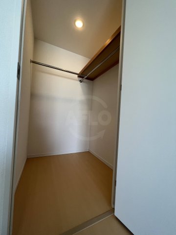 収納　アンビエンテ四ツ橋　ウォークインクローゼット