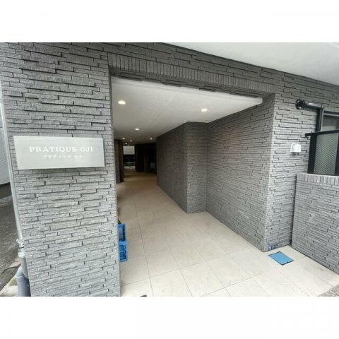 エントランス　清潔なエントランスです