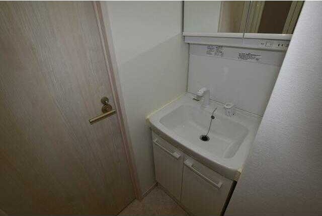 洗面設備　独立洗面台です