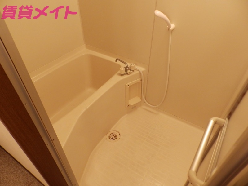 バス・シャワールーム　別部屋参考写真です