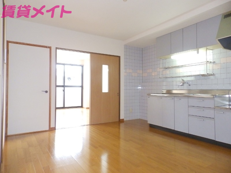 居室・リビング　別部屋参考写真です