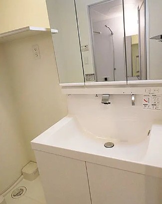 洗面設備　写真は同タイプ住居です。