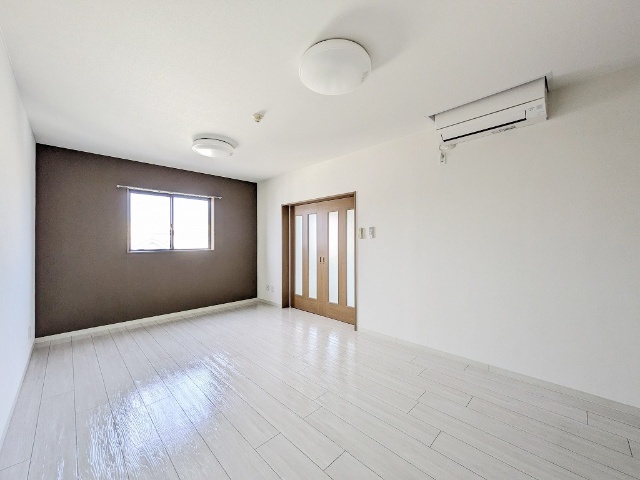 居室・リビング　ＬＤＫ１３帖