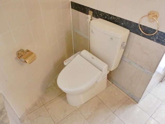 トイレ　★洗浄便座付きのトイレです★