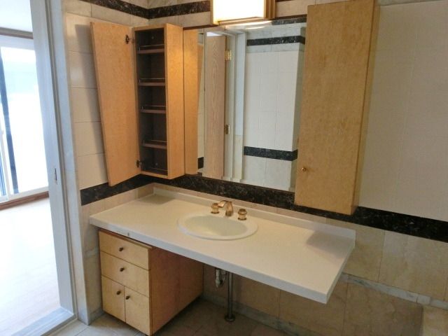 洗面設備　★戸棚もあり使い易い洗面化粧台★