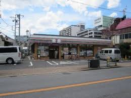 コンビニ　セブンイレブン 足立西新井本町店（コンビニ）まで481m