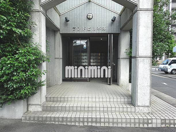 エントランス　明るい雰囲気のエントランスです