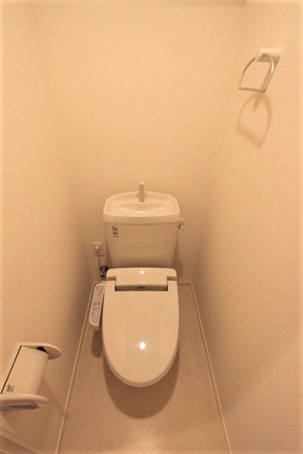 トイレ　別号室の写真です