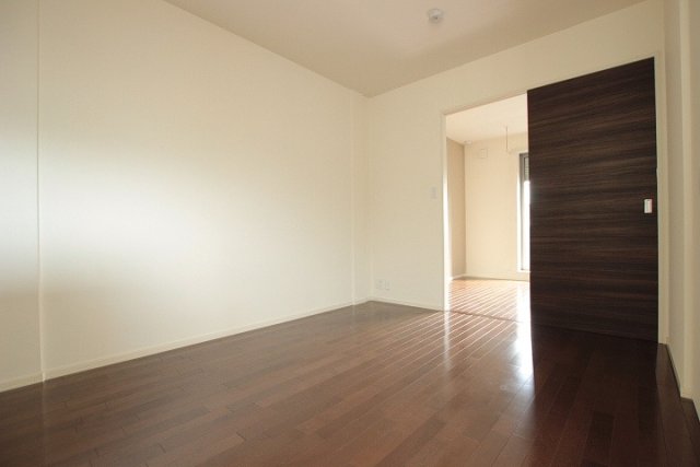 居室・リビング　別号室の写真です