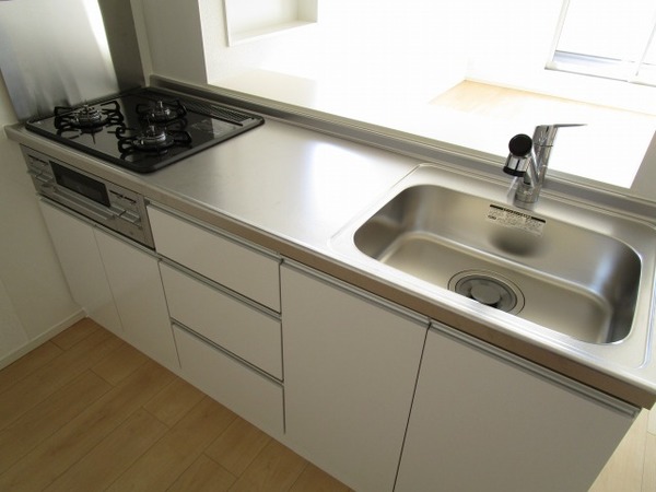 その他設備　３口ガスコンロ付き