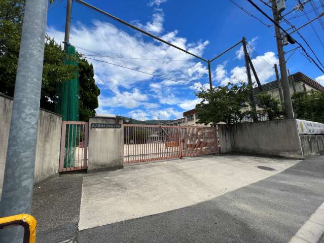 小学校　孔舎衙小学校（小学校）まで1445m