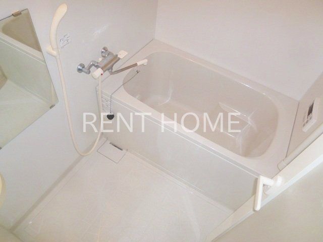 バス・シャワールーム　広めの浴室です。