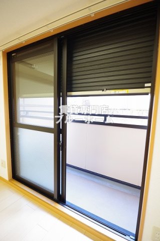 セキュリティ　防犯シャッター付き！