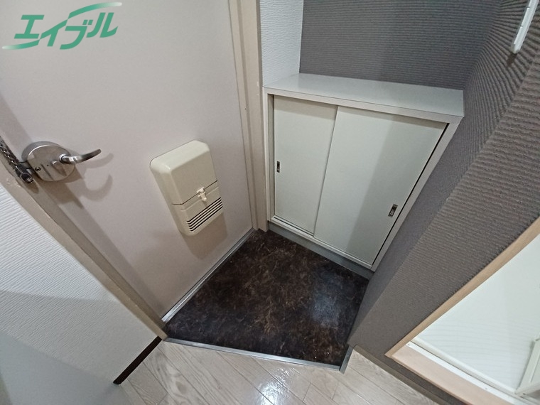 玄関　同型別部屋写真