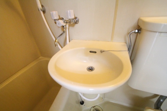 洗面設備　※別号室の写真です。