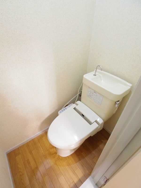 トイレ　※同仕様写真です