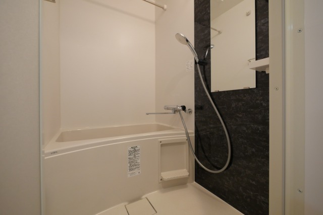 バス・シャワールーム　ゆったり過ごせるお風呂です