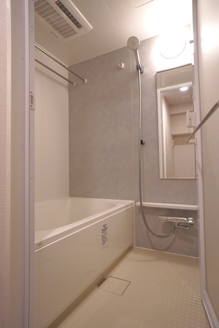 バス・シャワールーム　※写真は同タイプ住戸です。