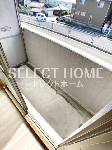 バルコニー　陽当たり良好なバルコニーです