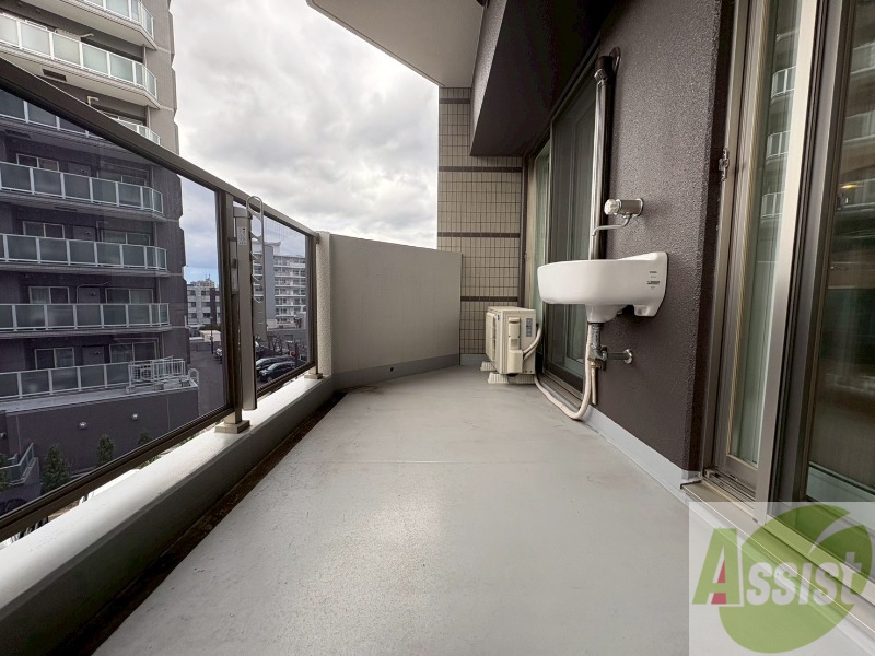 バルコニー　バルコニーです。洗濯物を干したり一息ついたりできますね！