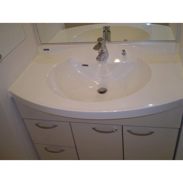 洗面設備　使いやすい洗面所です