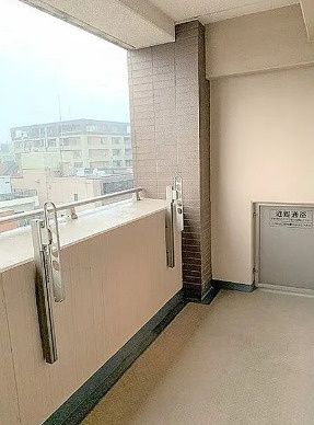 バルコニー　写真は同タイプ住居です