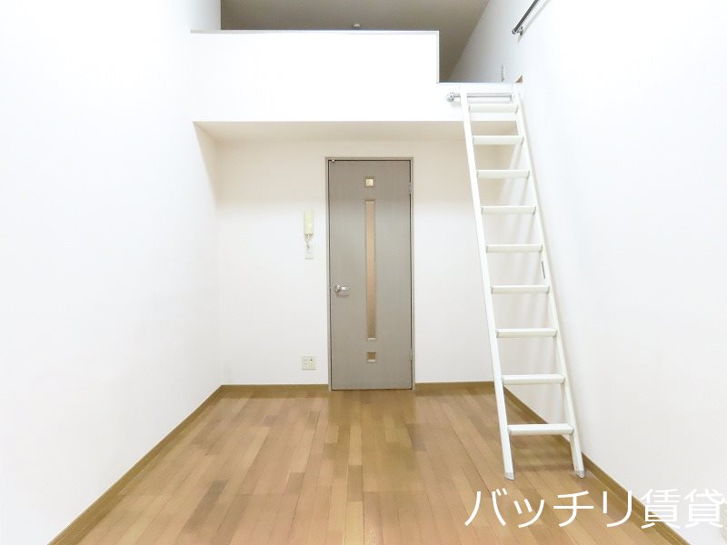 居室・リビング　同型タイプの為、現状を優先致します。